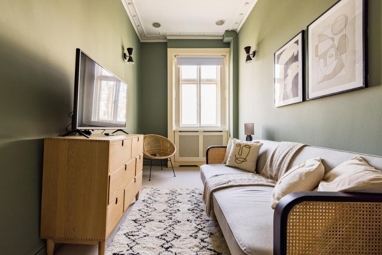 Ferienwohnung The Sussex Garden Retreat - Elegant 2BDR Flat London Exterior foto